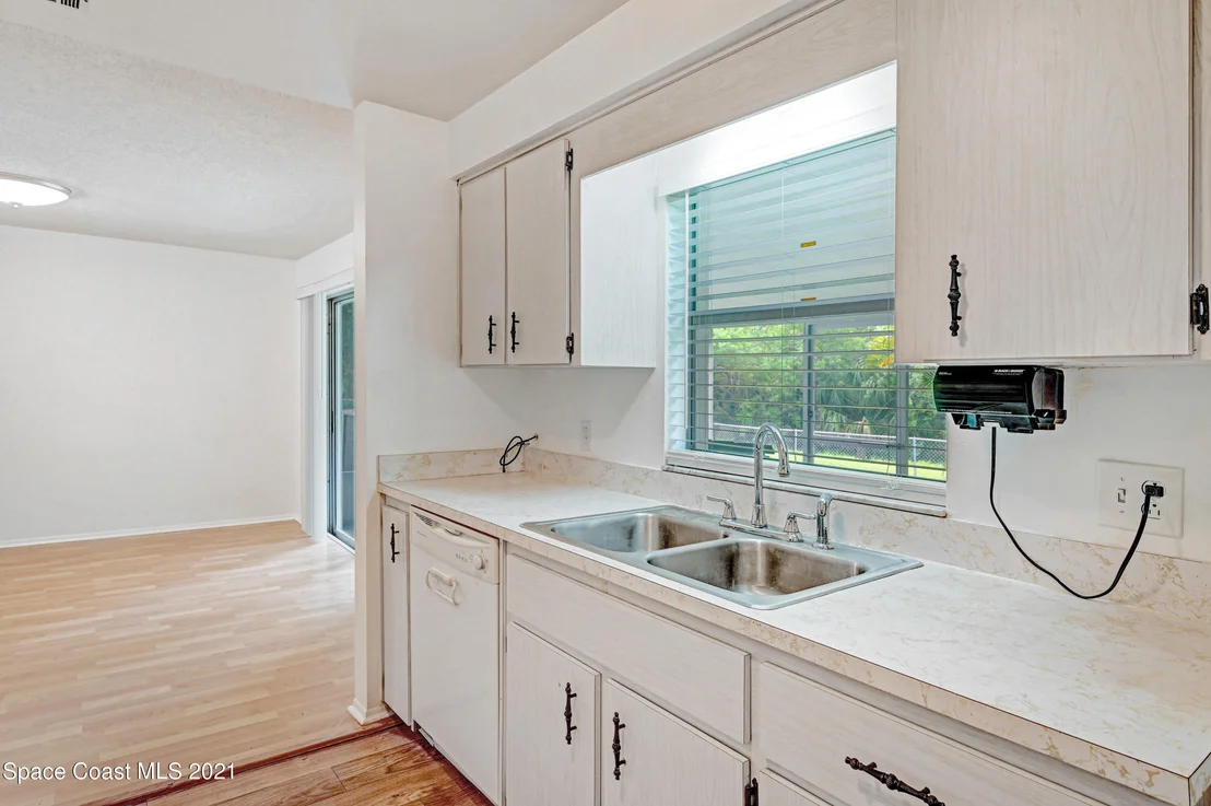 Photo of 1123 Hermosa Drive