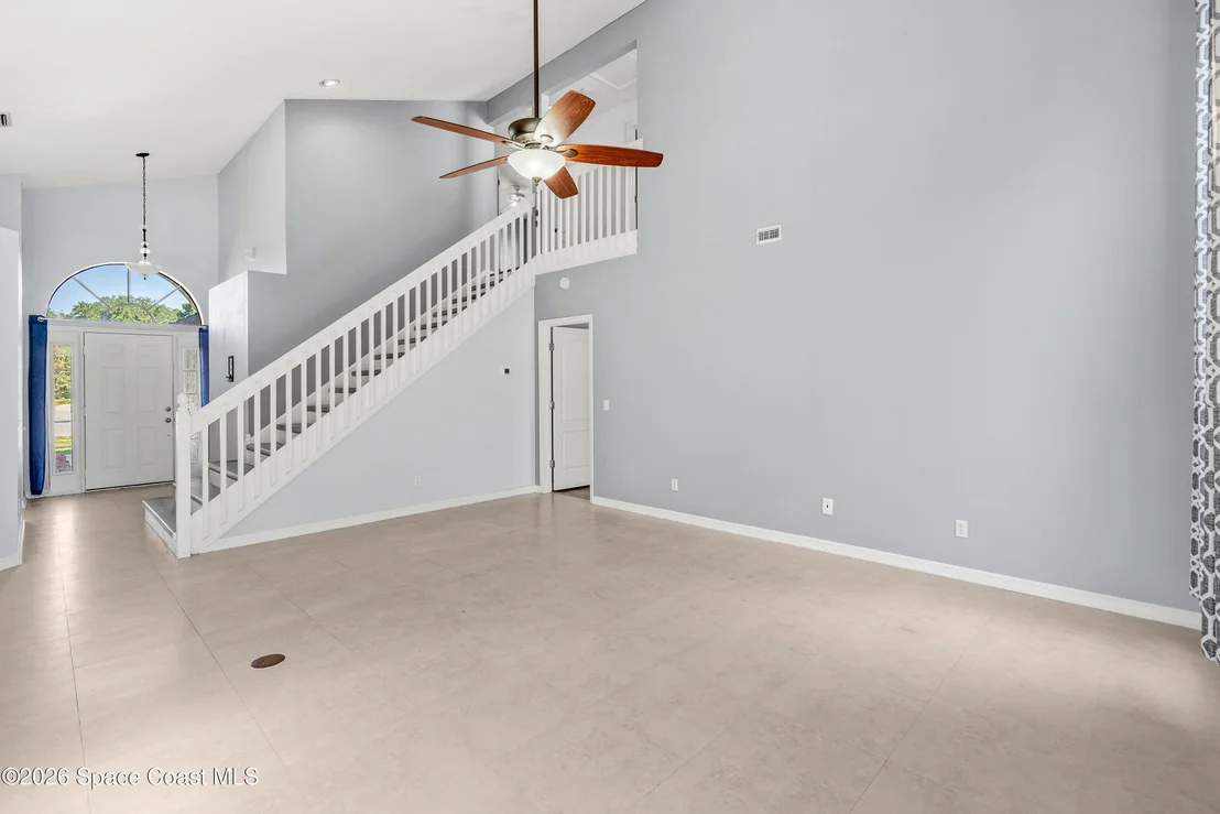 Photo of 685 Ashbury Avenue