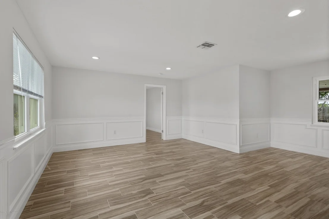 Photo of 541 Biscayne Drive