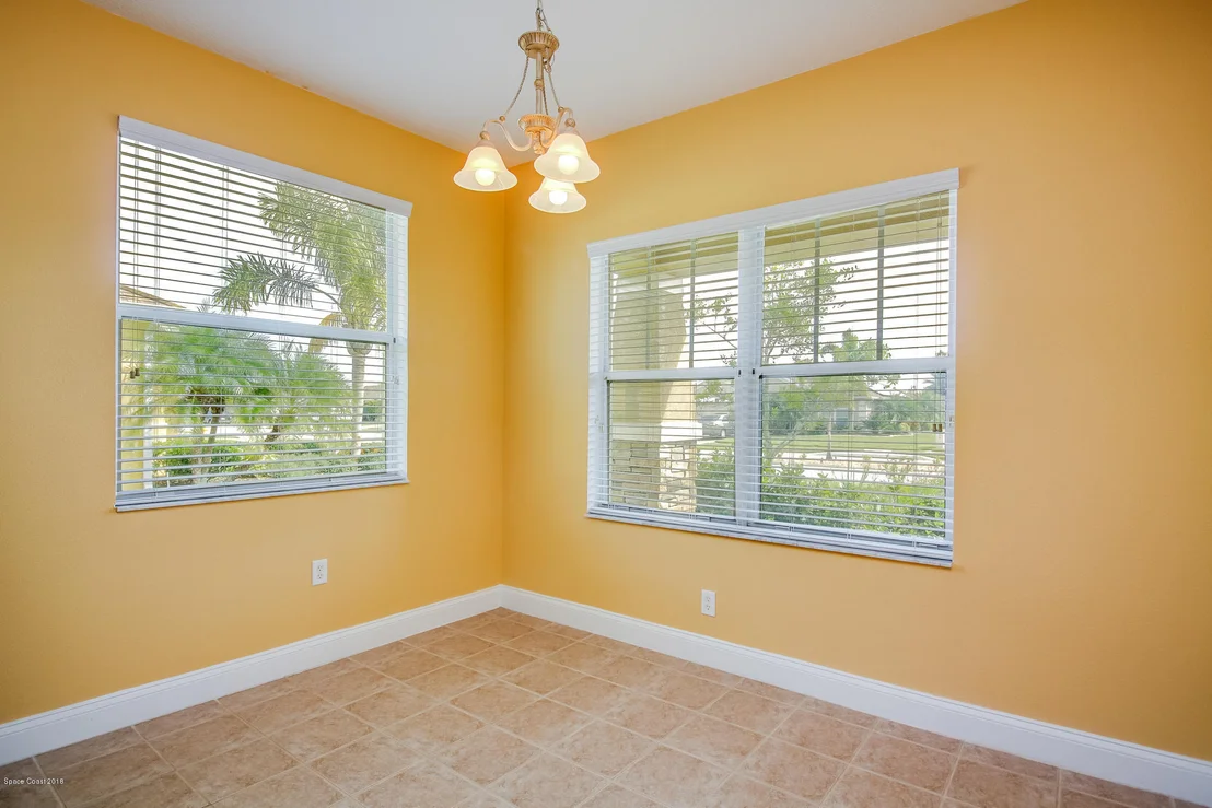 Photo of 1472 Hemingway Boulevard