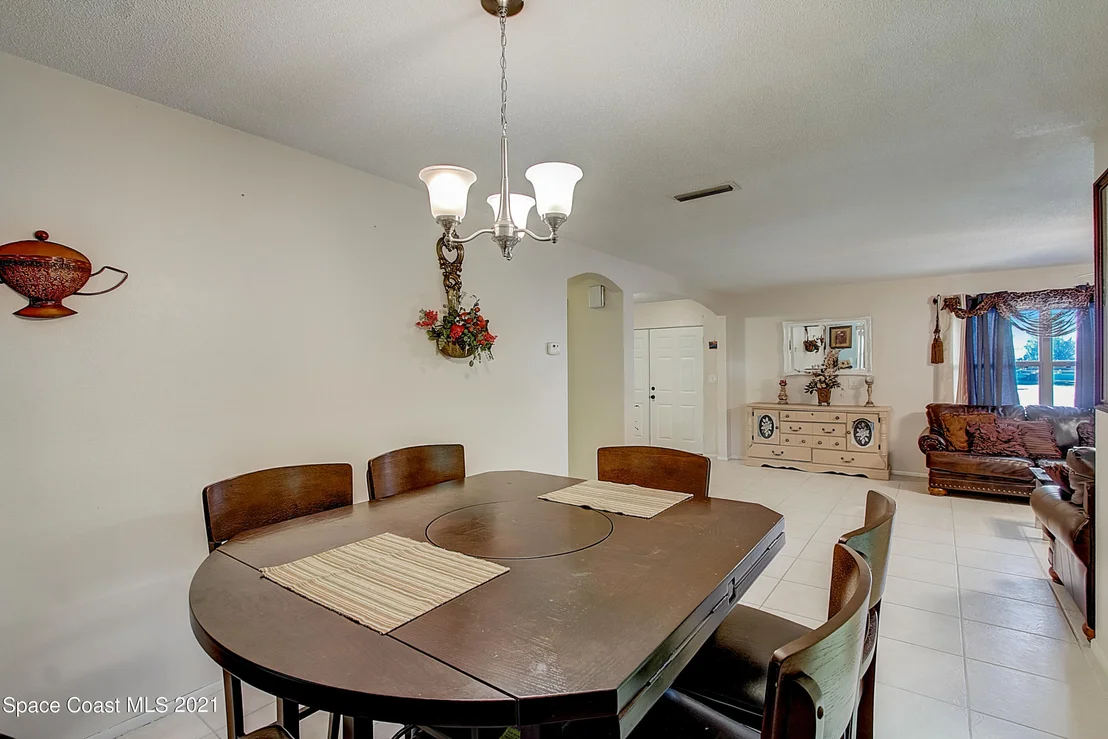 Photo of 960 Brunswick Court