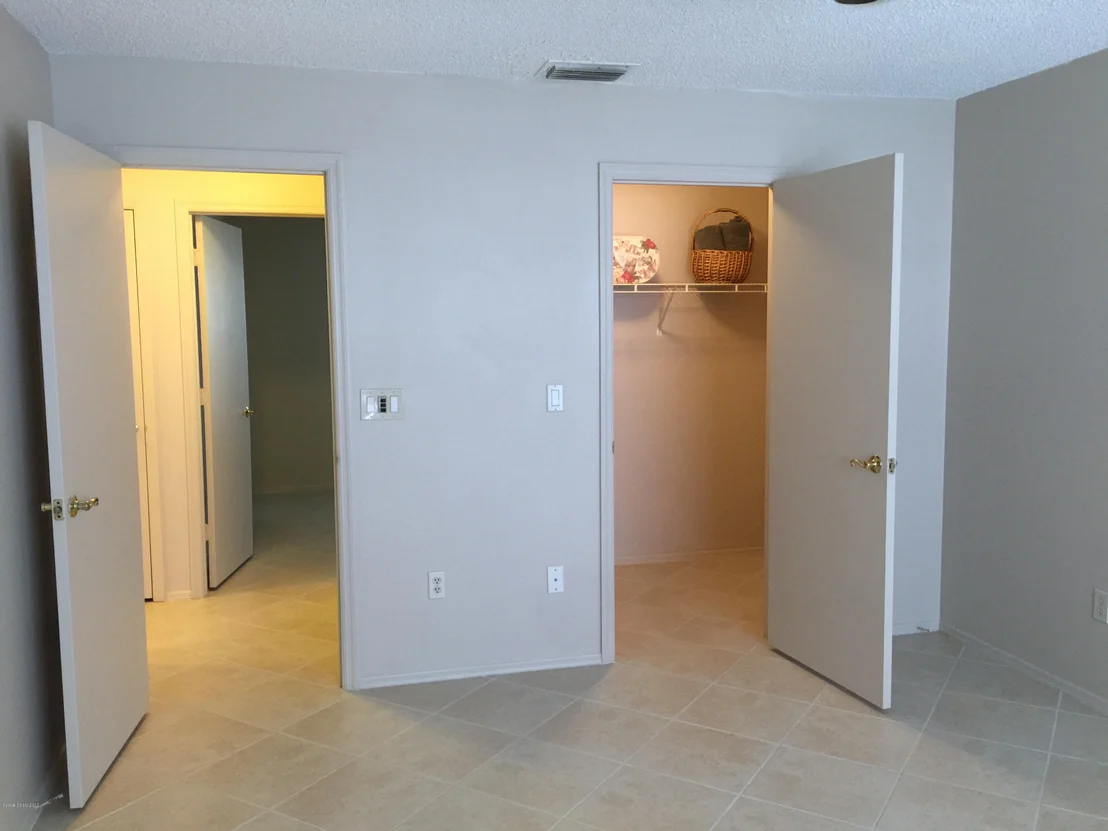 Photo of 1091 Goldenrod Circle NE