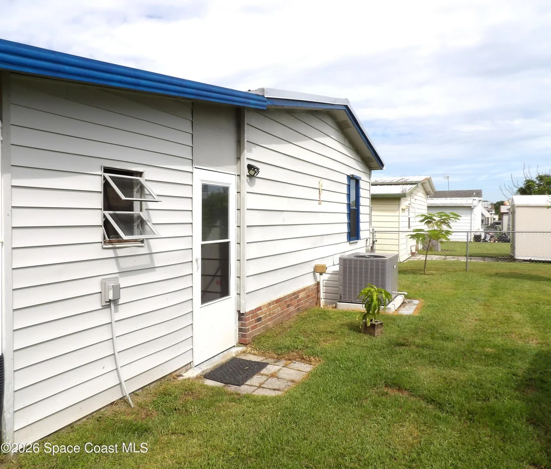 Photo of 1925 Live Oak Street NE