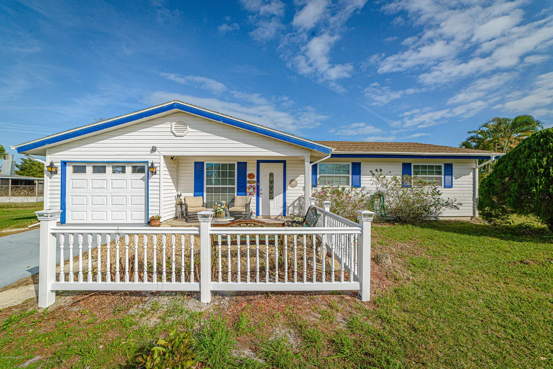 Photo of 1023 Eyerly Lane NE
