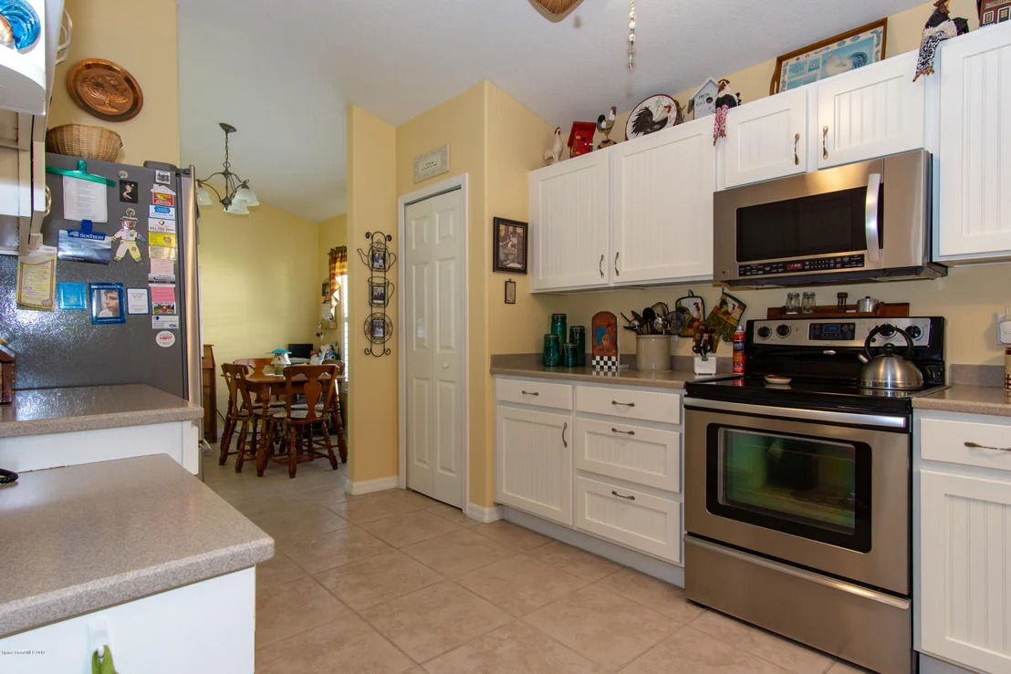 Photo of 924 Tavernier Circle NE