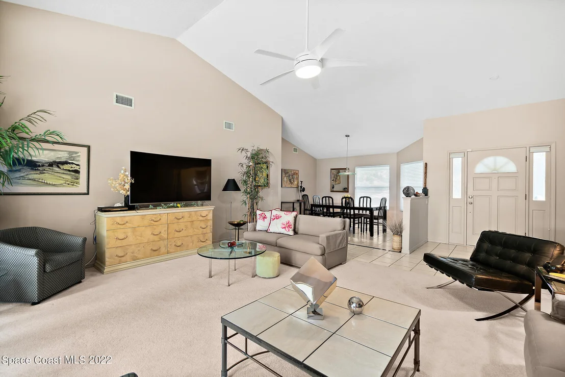 Photo of 686 Rossmoor Circle