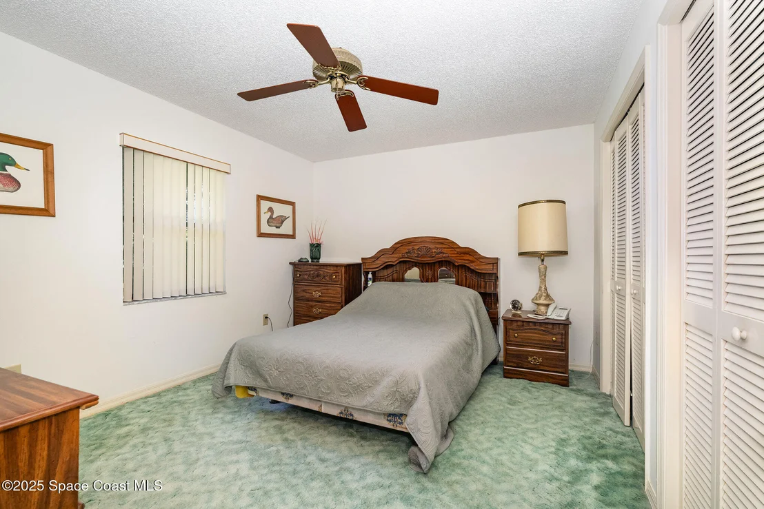 Photo of 1812 Live Oak Drive N