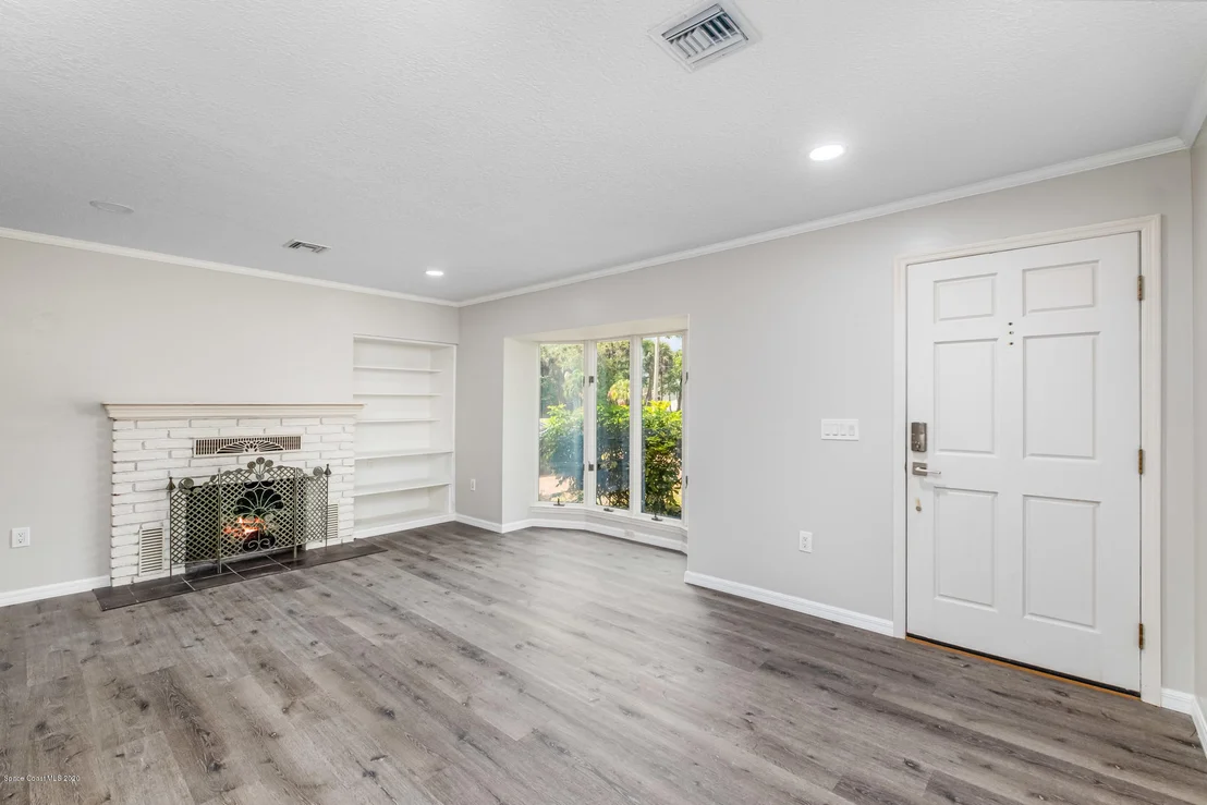 Photo of 405 Sunset Boulevard