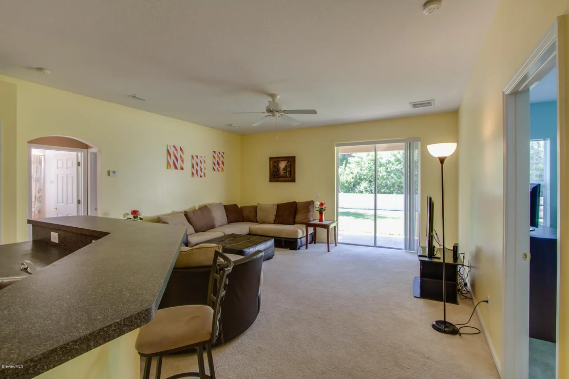 Photo of 228 SE Abernathy Circle