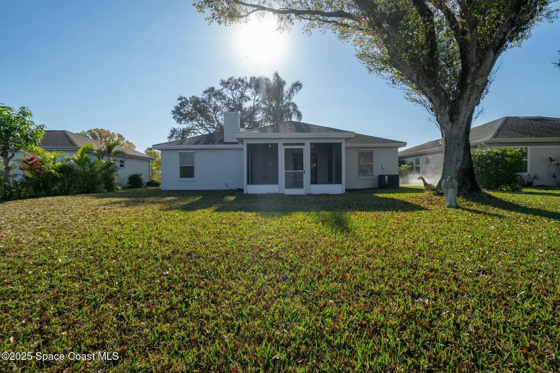 Photo of 6996 Hammock Lakes Drive