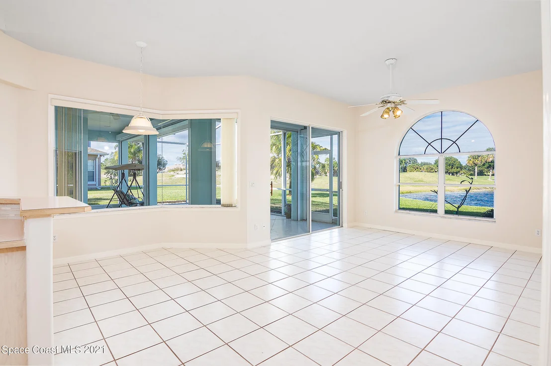 Photo of 2378 Golf Vista Boulevard