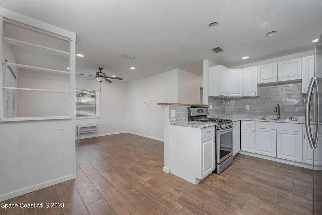 Photo of 2477 Burns Avenue