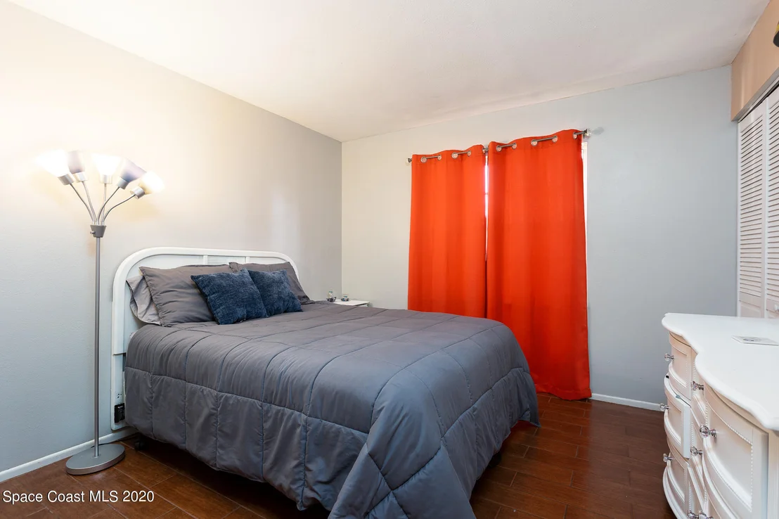 Photo of 220 Manth Avenue