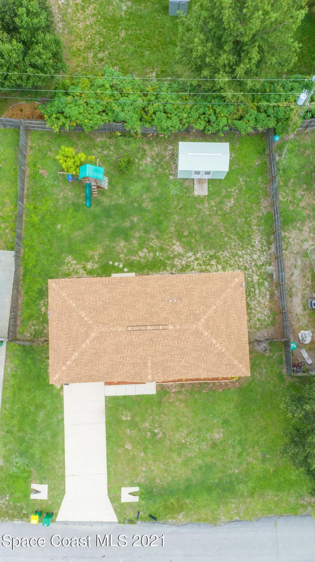 Photo of 950 Eyerly Street