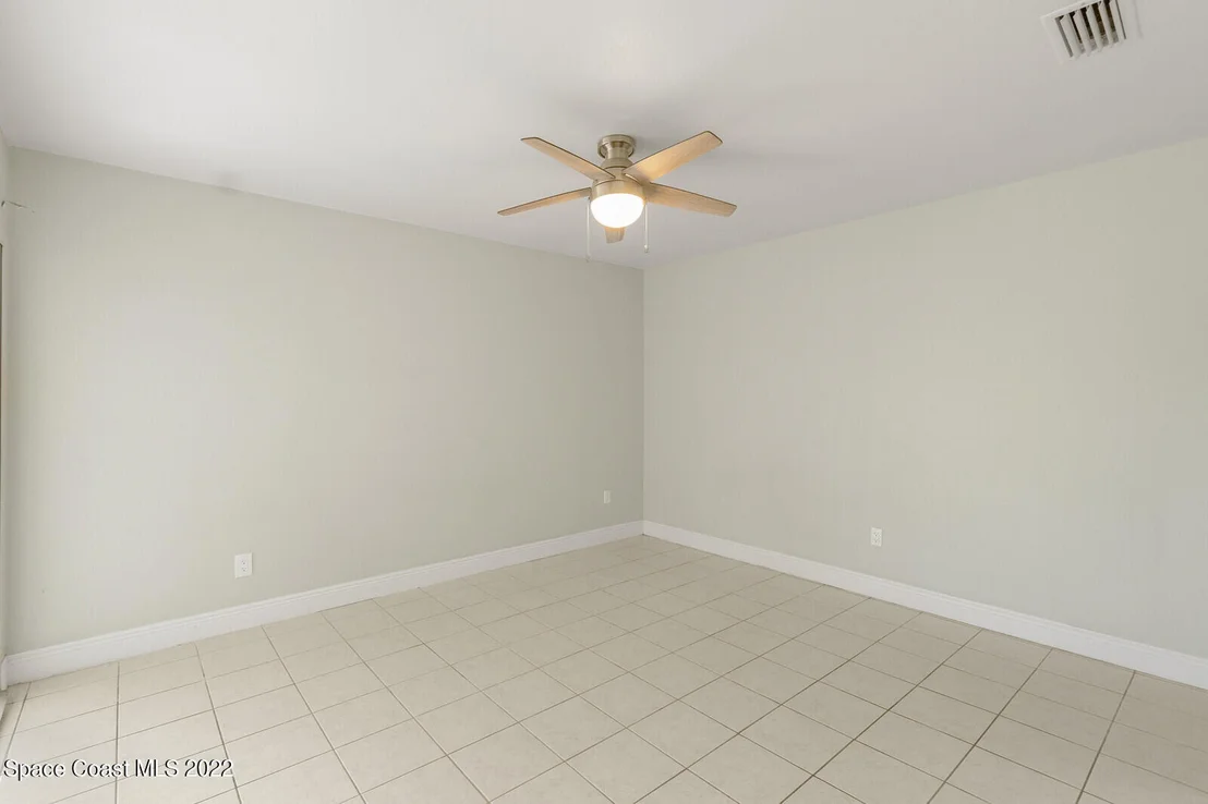 Photo of 3082 Edgewood Drive NE