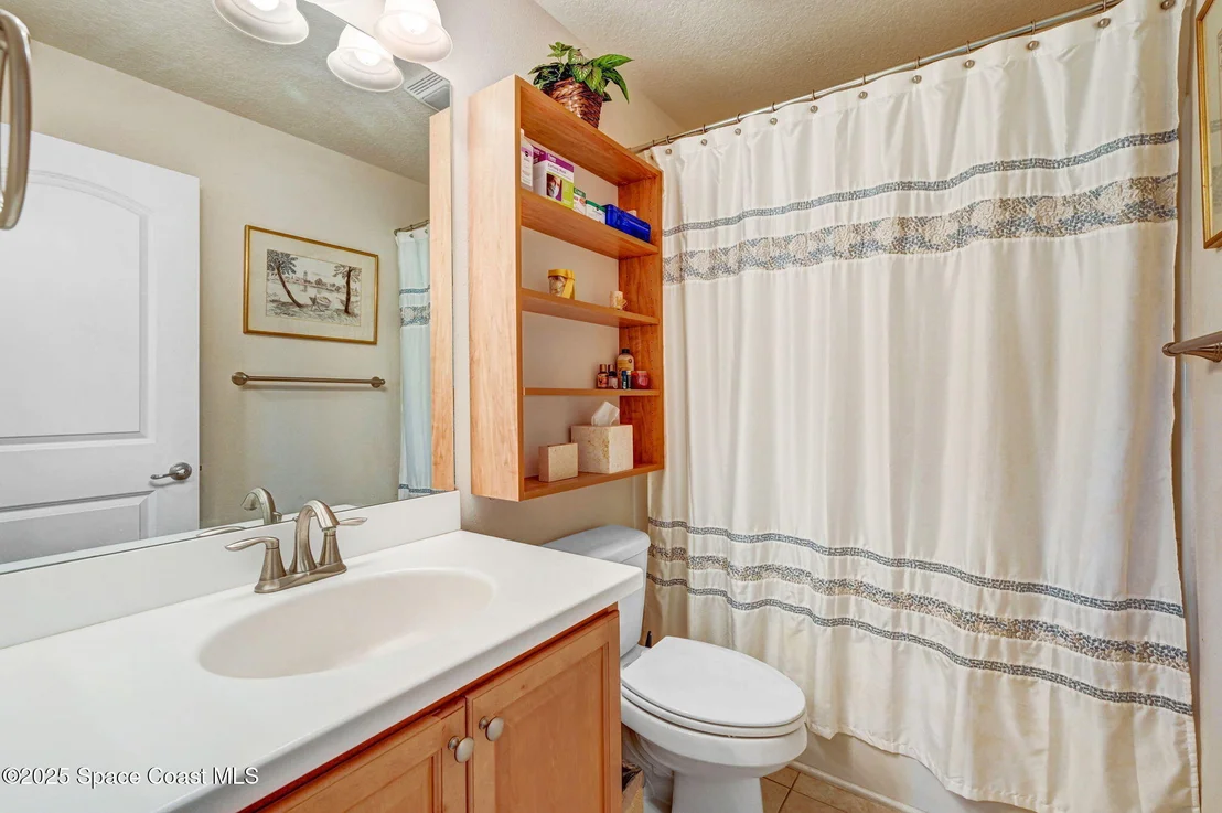 Photo of 2074 Botanica Circle