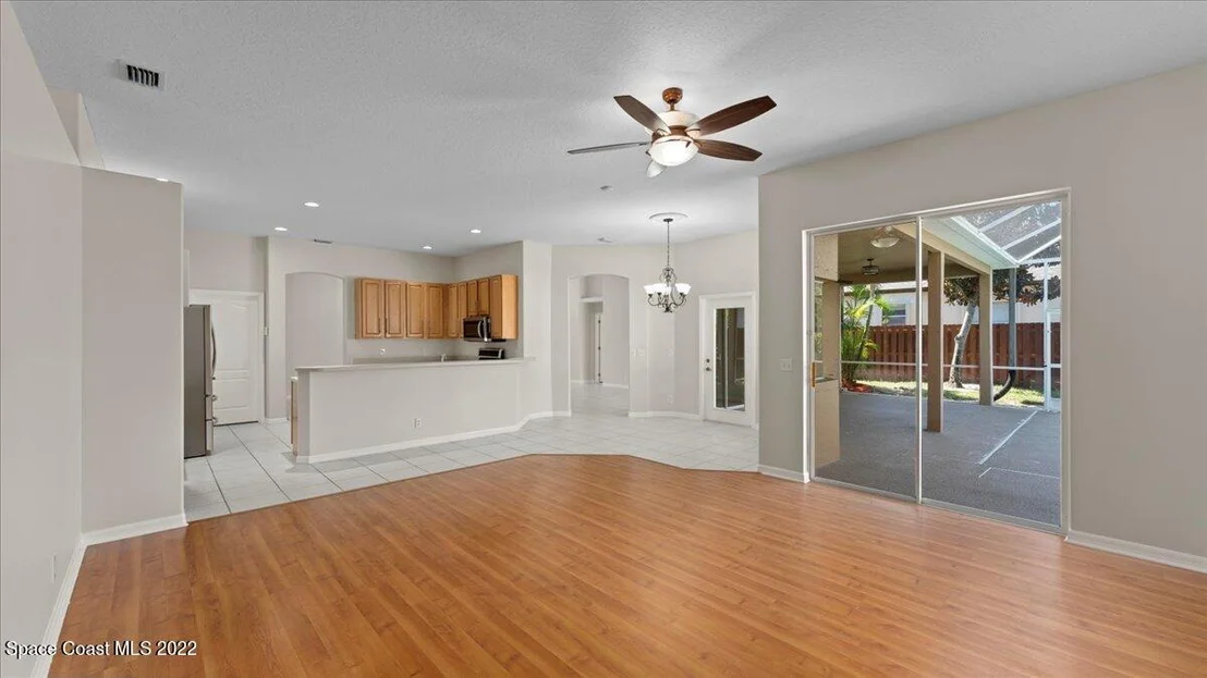 Photo of 5947 Newbury Circle