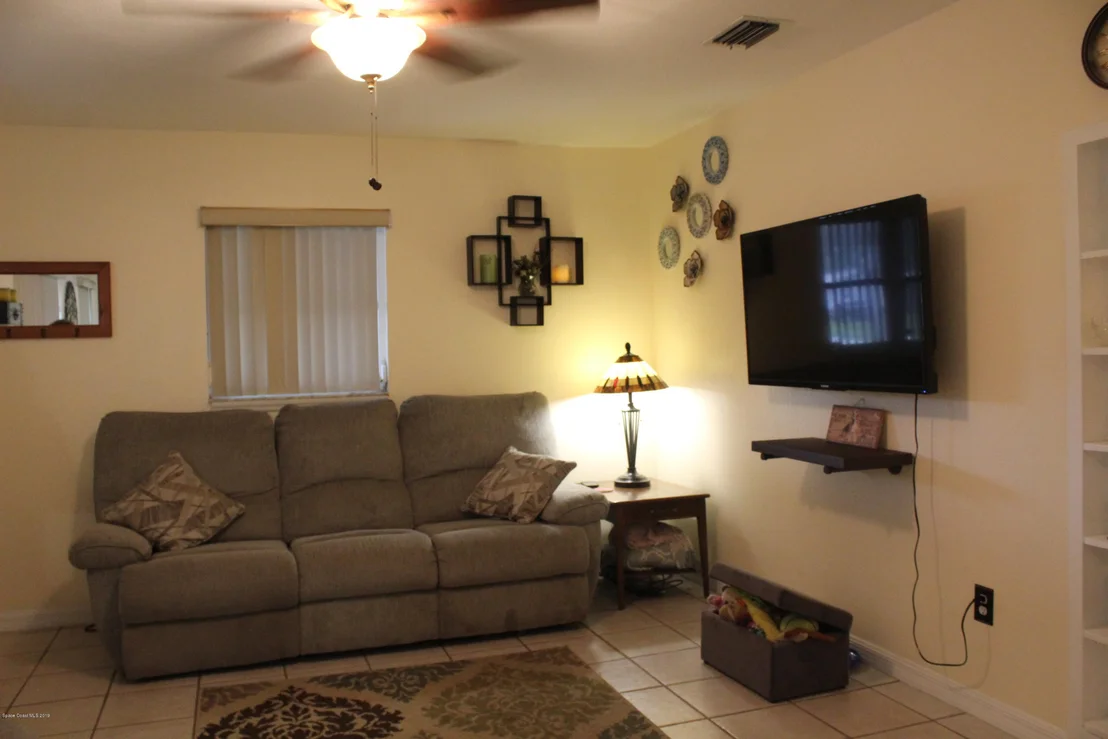Photo of 2544 Coventry Road
