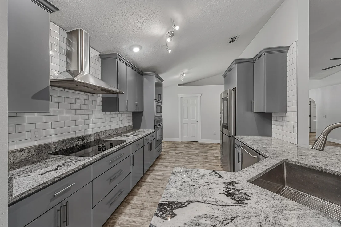 Photo of 1223 White Oak Circle