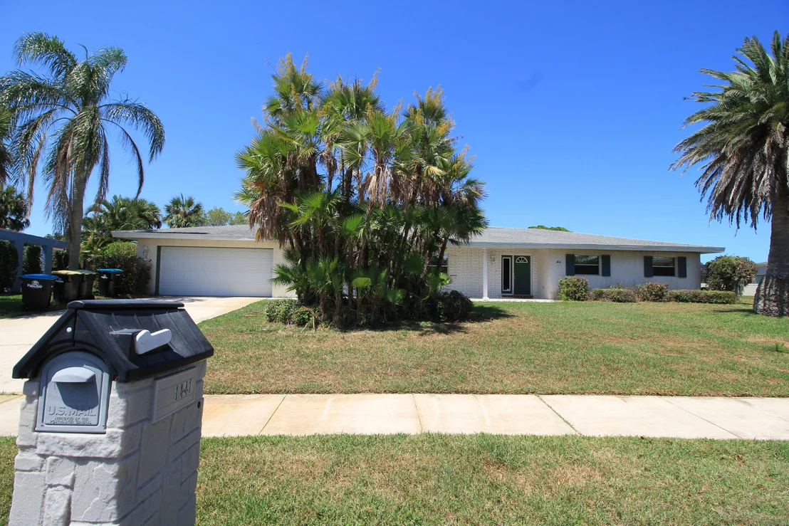 Photo of 1441 Meadowbrook Road NE