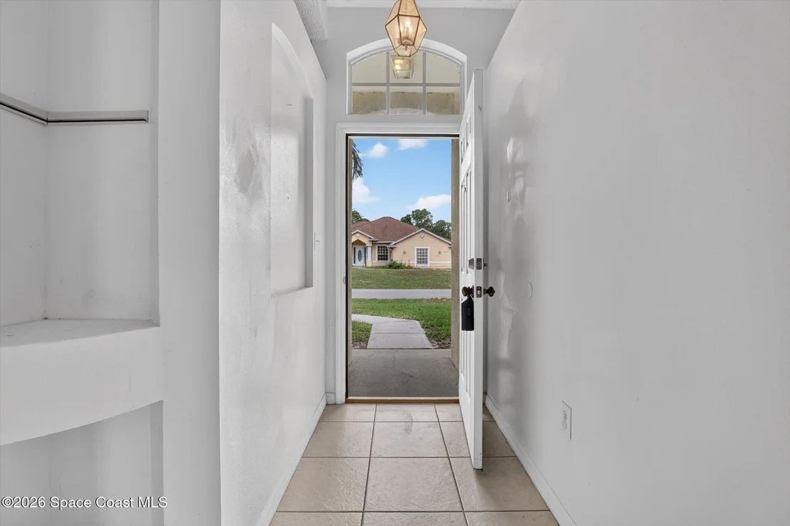 Photo of 1091 Ray Road SE
