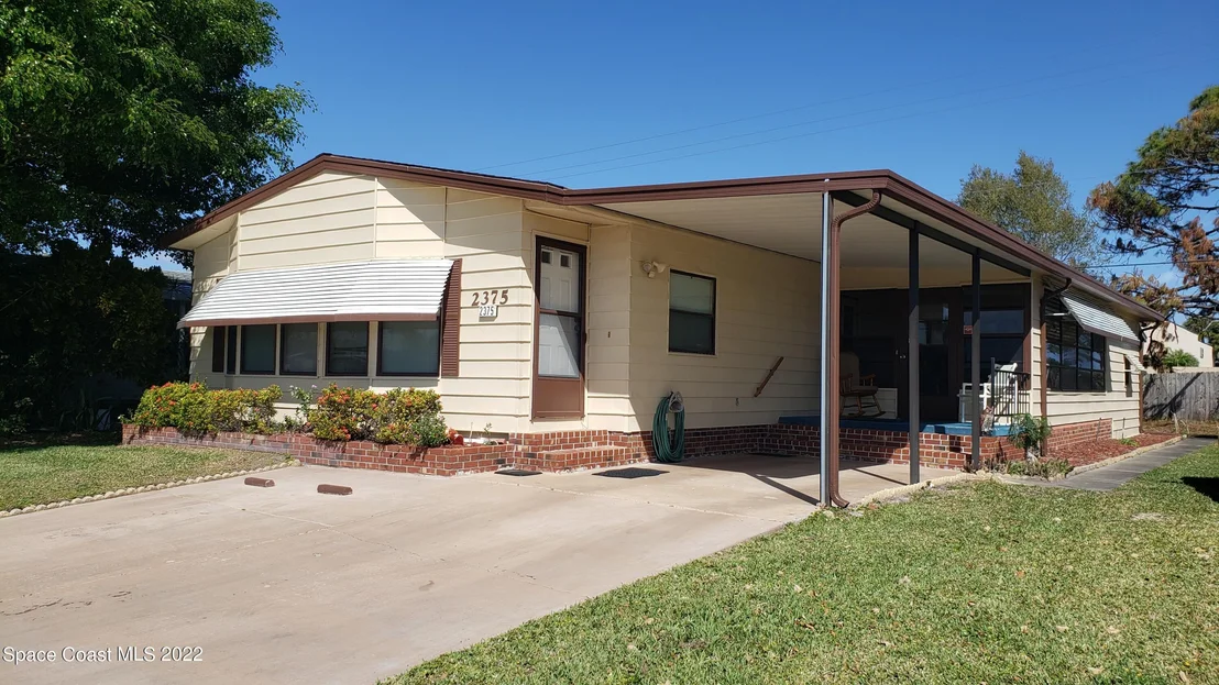 Photo of 2375 Coconut Palm Drive NE