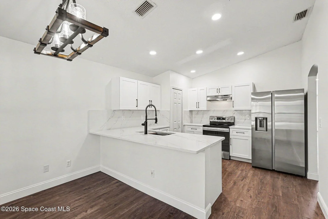 Photo of 1805 Bayhill Drive