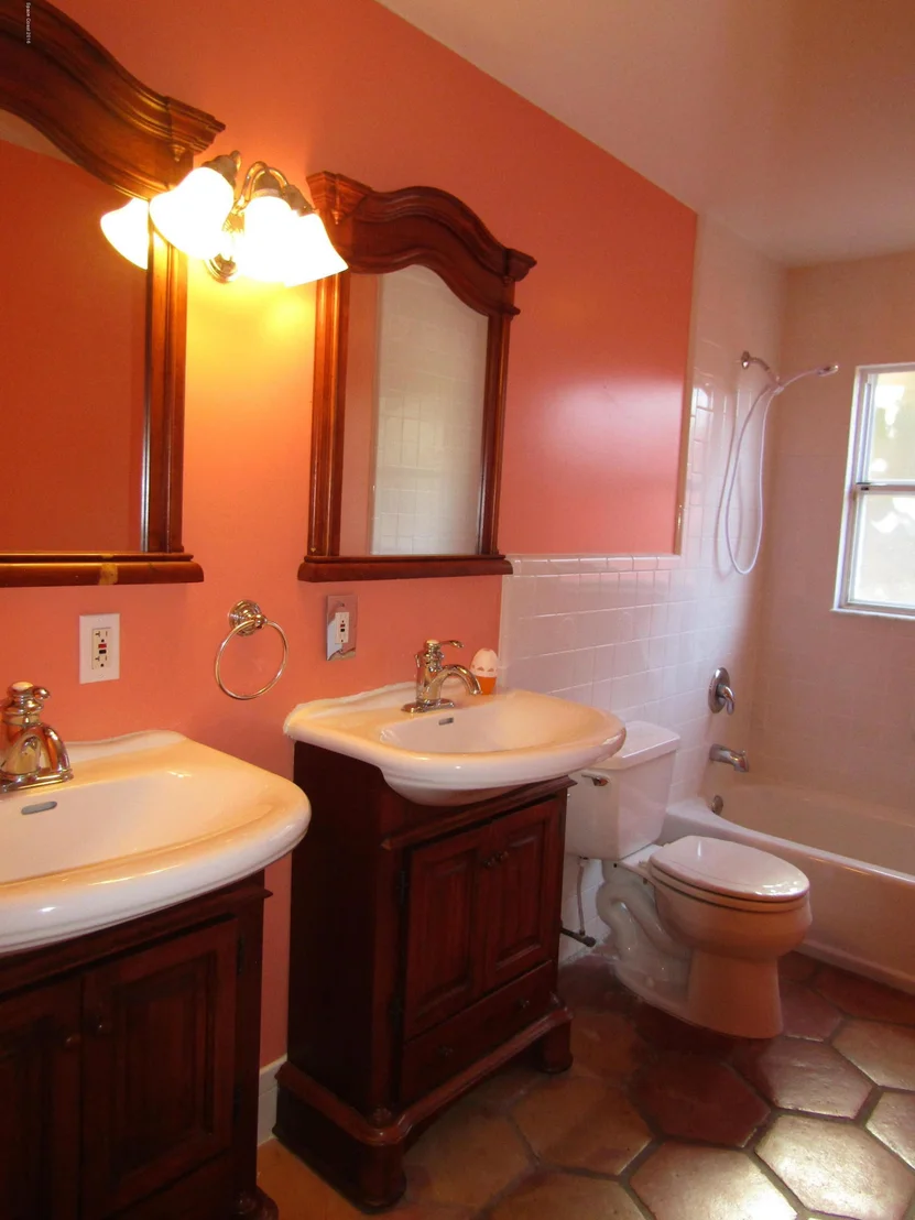 Photo of 802 Whitmire Drive