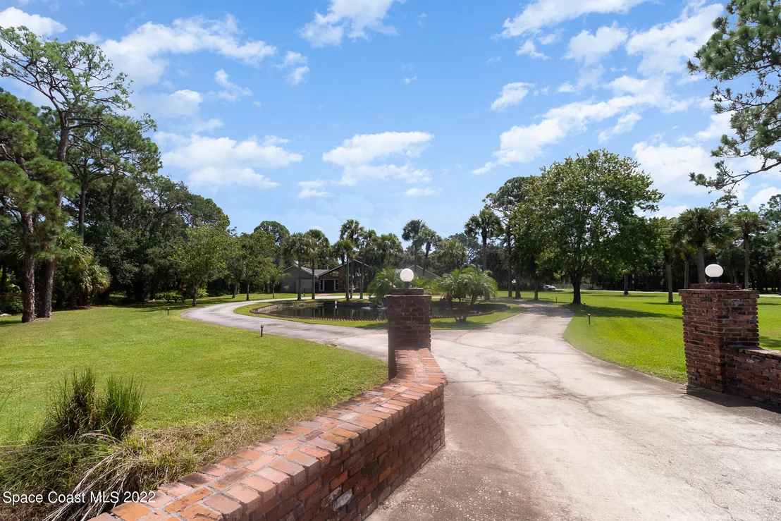 Photo of 2187 Turtle Mound Road