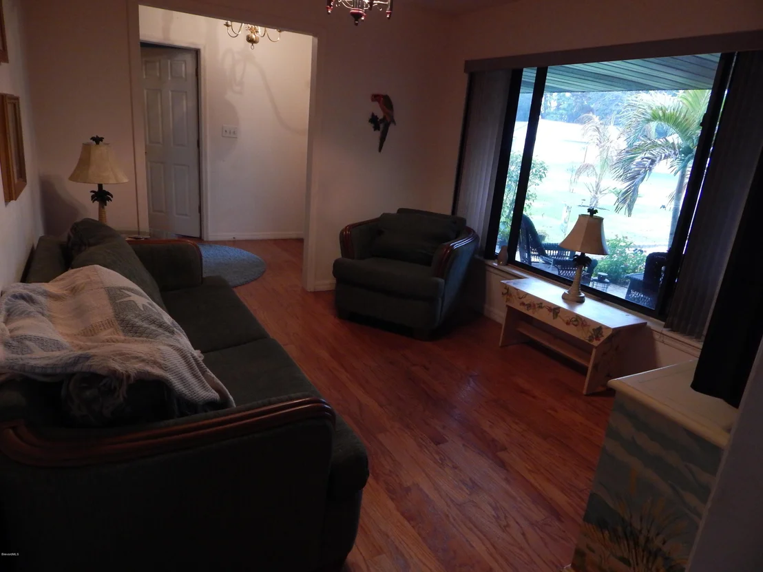Photo of 7058 Bayfront Road