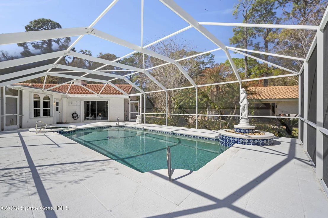 Photo of 620 W Pine Road