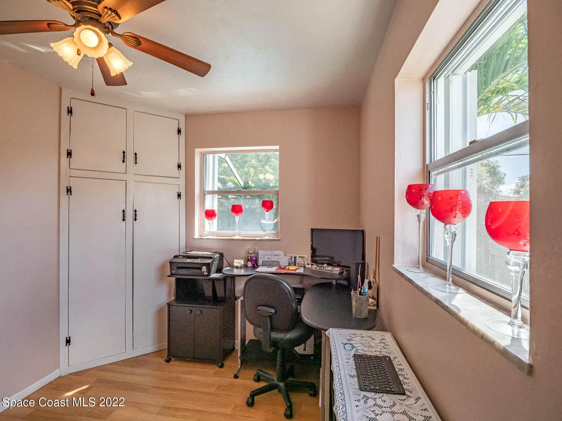 Photo of 931 Bianca Drive NE