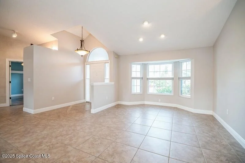 Photo of 586 Deerfield Drive