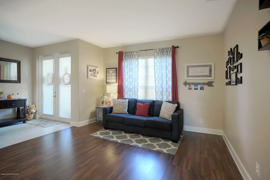 Photo of 1345 Talon Way