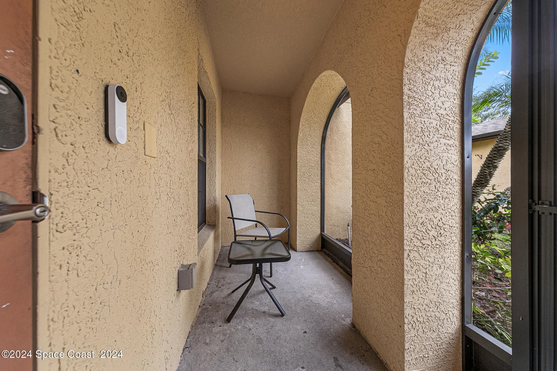 Photo of Unit 103 at 890 Luminary