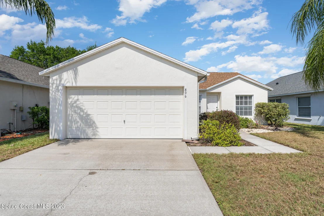 Photo of 896 Shaw Circle
