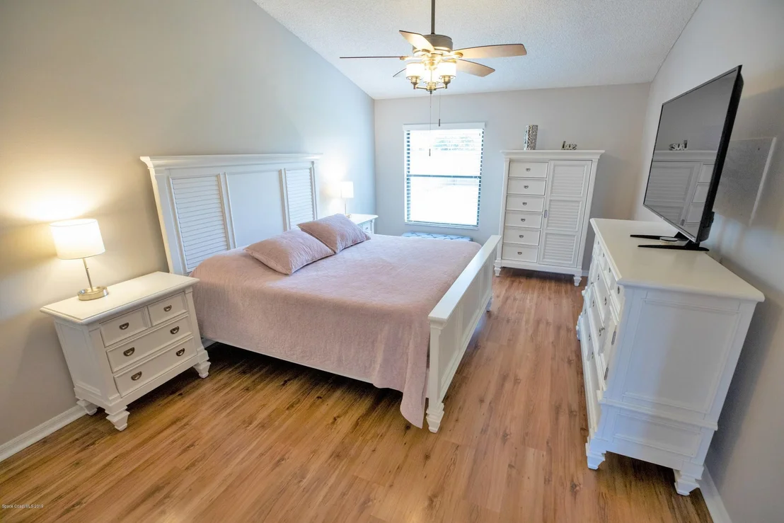 Photo of 678 Sandpiper Circle
