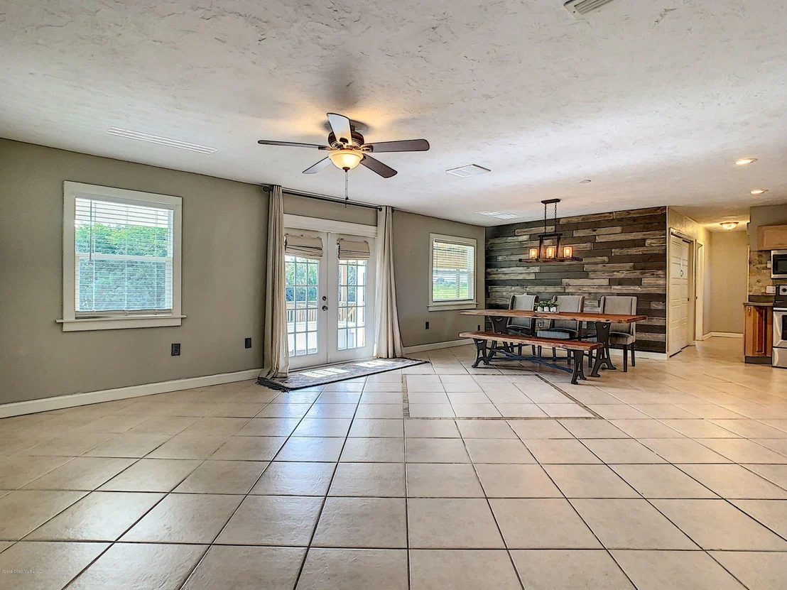 Photo of 725 Mallard Road