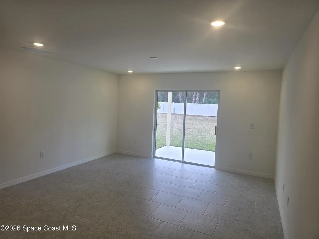Photo of 981 SW Richmond Circle SW
