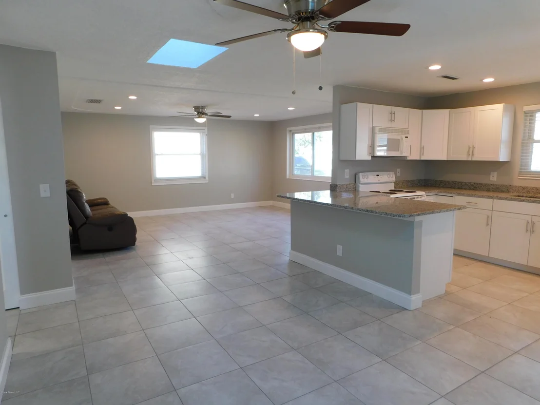 Photo of 2581 Locksley Road