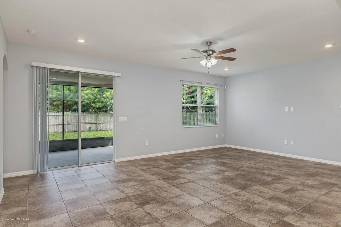 Photo of 1102 Morgan Circle NE