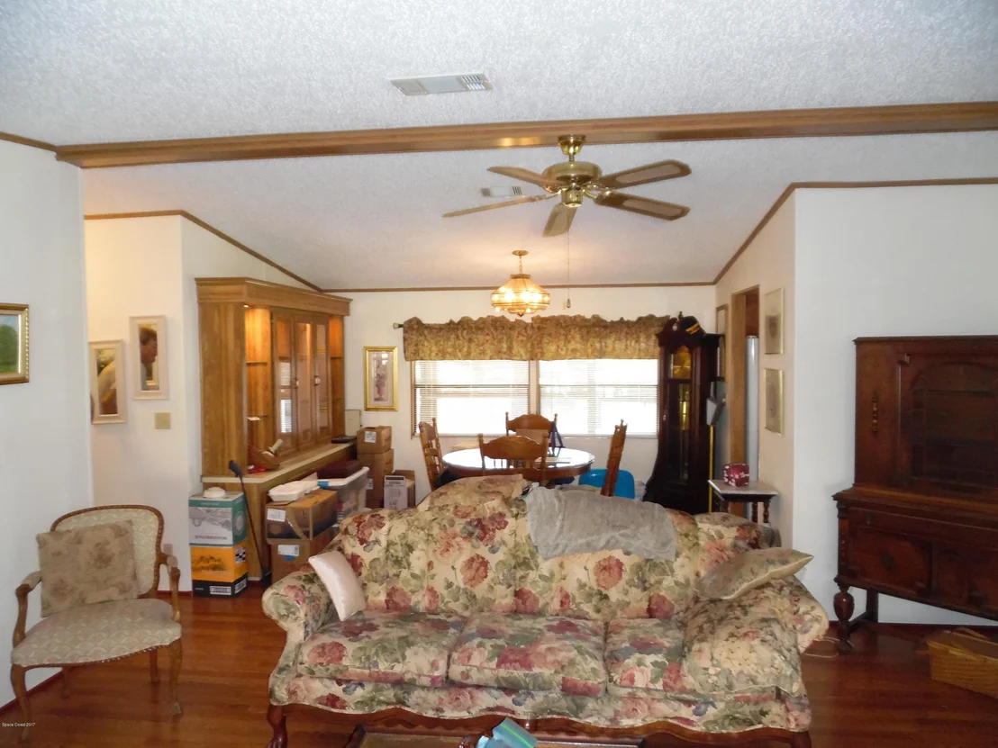 Photo of 5635 Algonquin Place