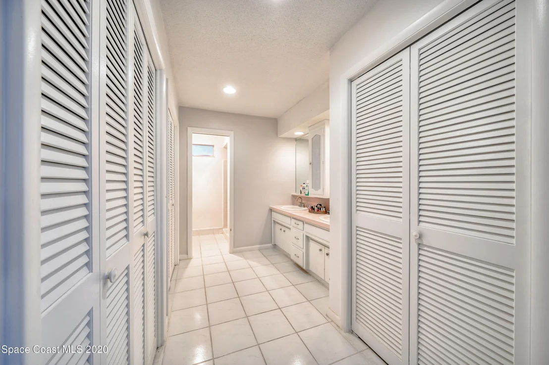 Photo of 304 HAMLIN Avenue