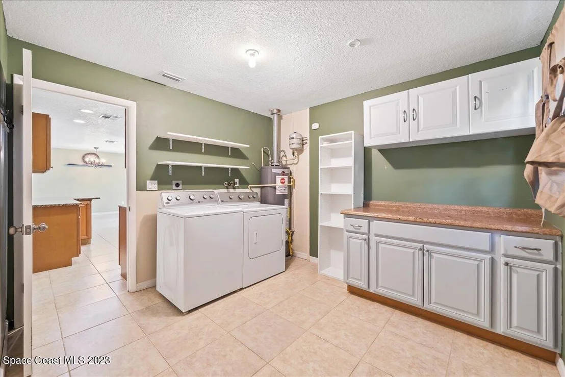 Photo of 945 Kings Post Road
