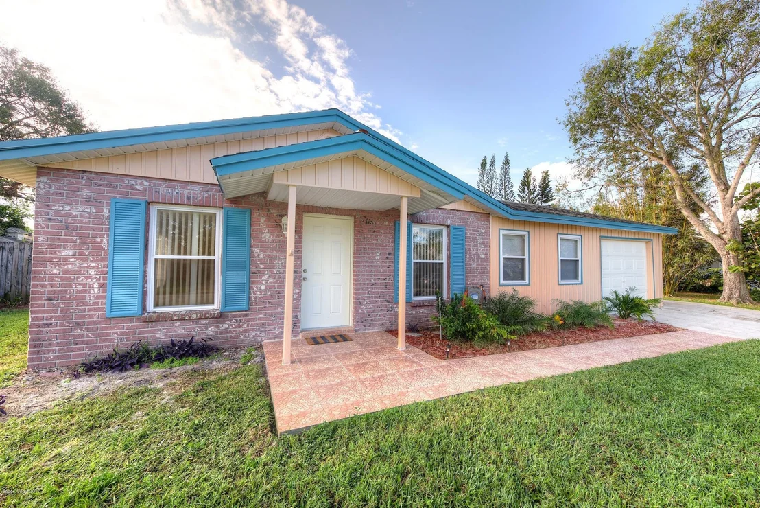 Photo of 2855 Lancaster Road