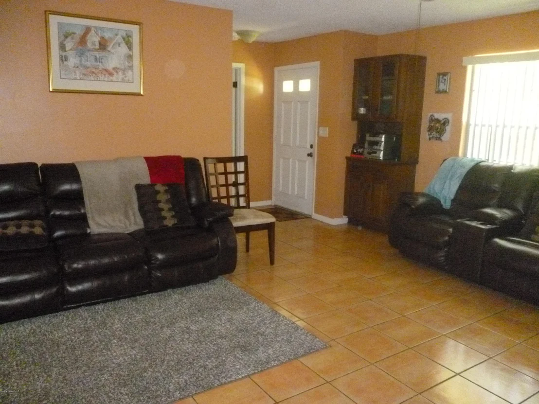 Photo of 1239 Packer Road SE