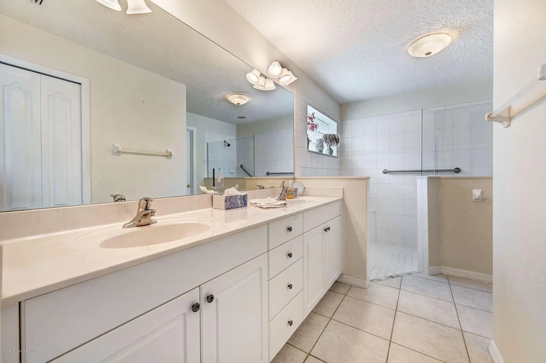 Photo of 850 Indian Oaks Drive