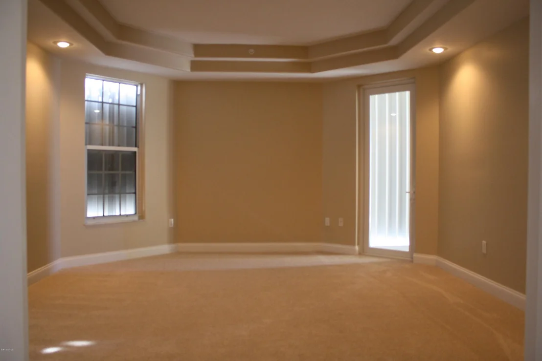Photo of Unit 301 at 4975 NE Dixie Highway