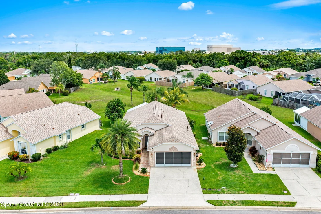 Photo of 1027 Pine Creek Circle NE