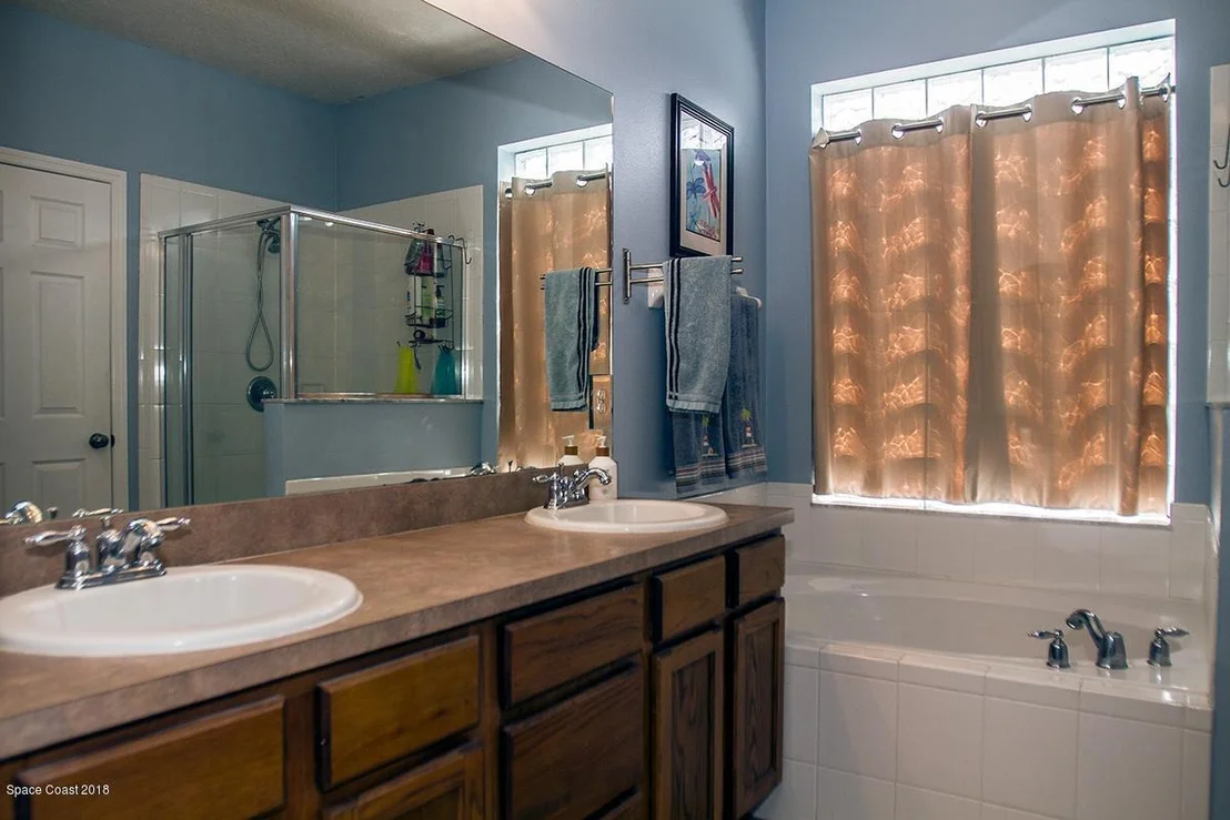 Photo of 565 Dryden Circle